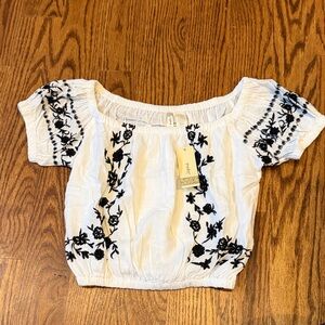 Japna  embroidered floral short sleeve peasant top
